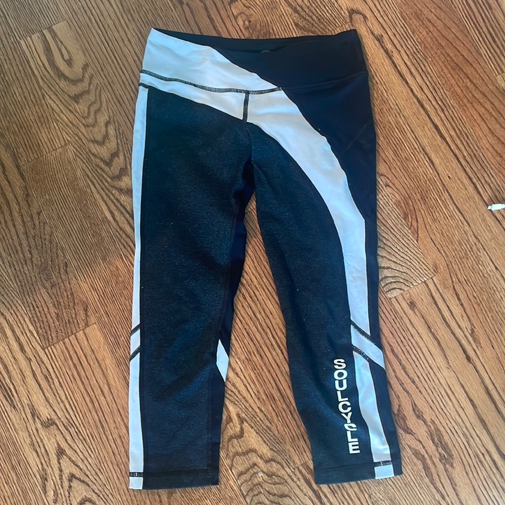 Soul cycle leggings black and white 3/4 crop size medium